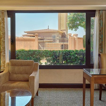Hilton Alexandria King'S Ranch Hotel King Mariout Bagian luar foto A view of the hotel from a guest room