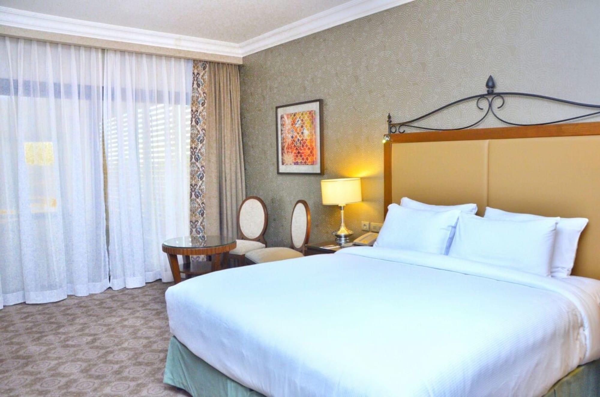 Hilton Alexandria King'S Ranch Hotel King Mariout Bagian luar foto A room at the hotel